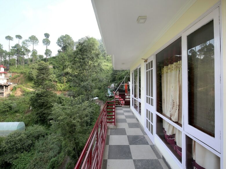 Hotel Oyo 17175 Home Blissful 2bhk Kumarhatti