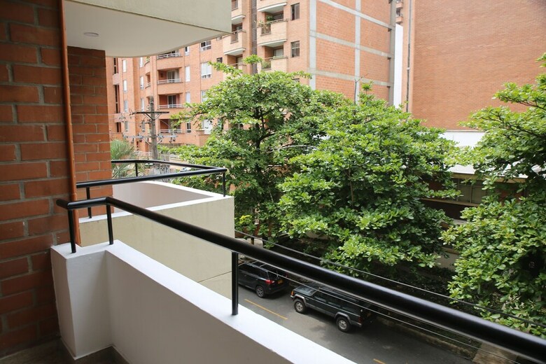 Apartamentos Saint Geny By Nomad Guru