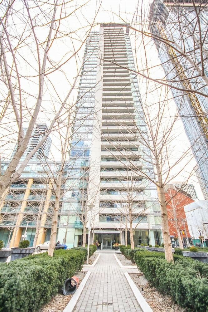 Hotel Sarkar Suites - Yorkville
