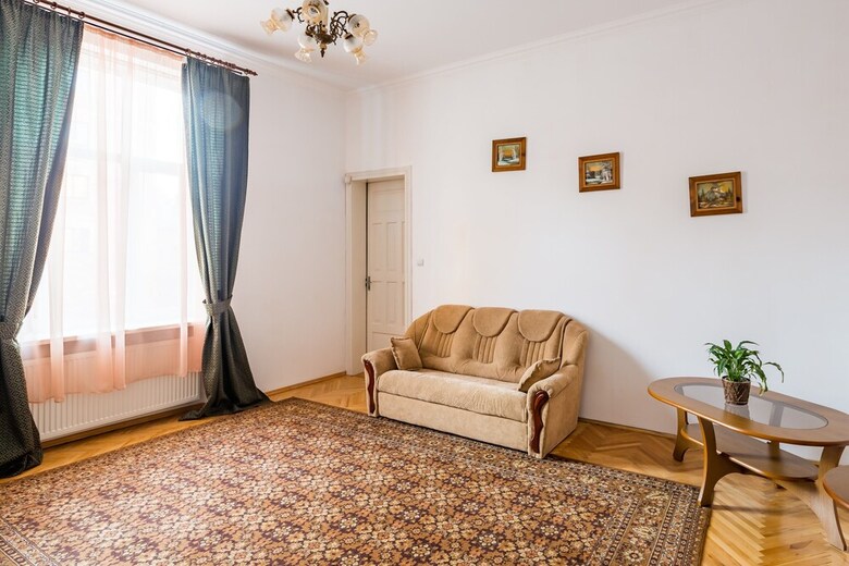 Apartamentos Three Rooms On Hnatyuka 3