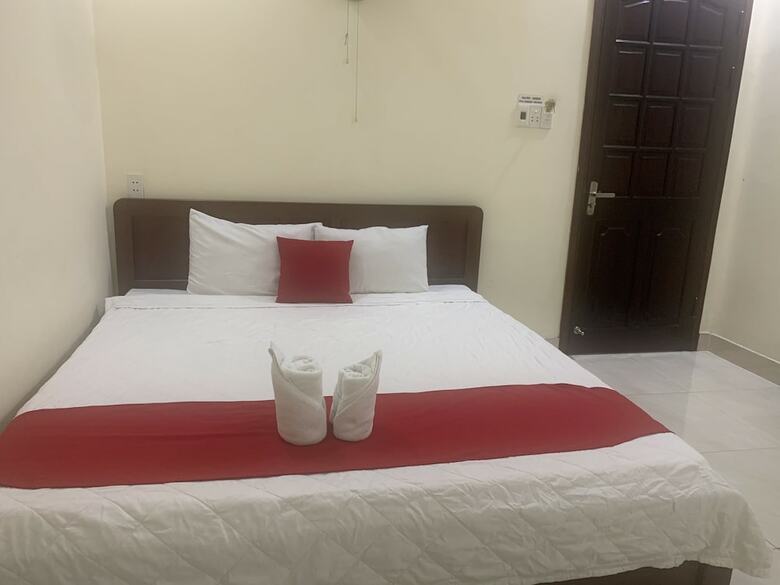 Hotel Kim Near Cau Song Han