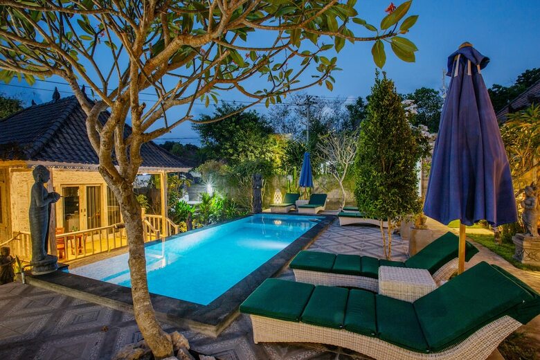 Hotel 221 Garden Cottages