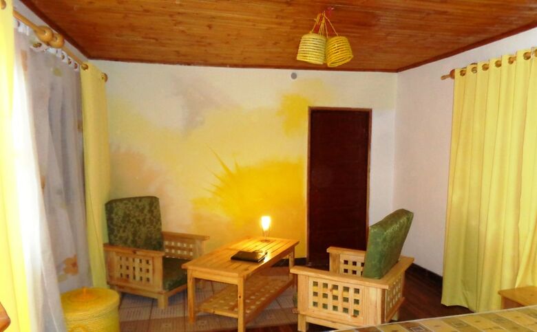 Hotel Green Land Lodge & Restaurant