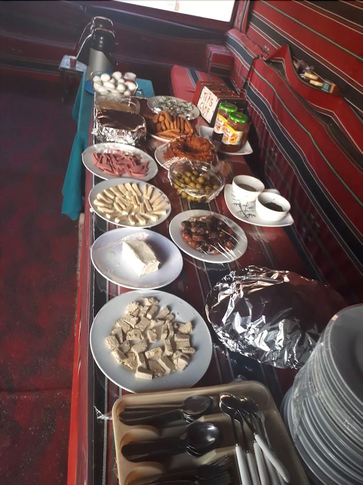 Wadi Rum Bedouin Tour With A Camp