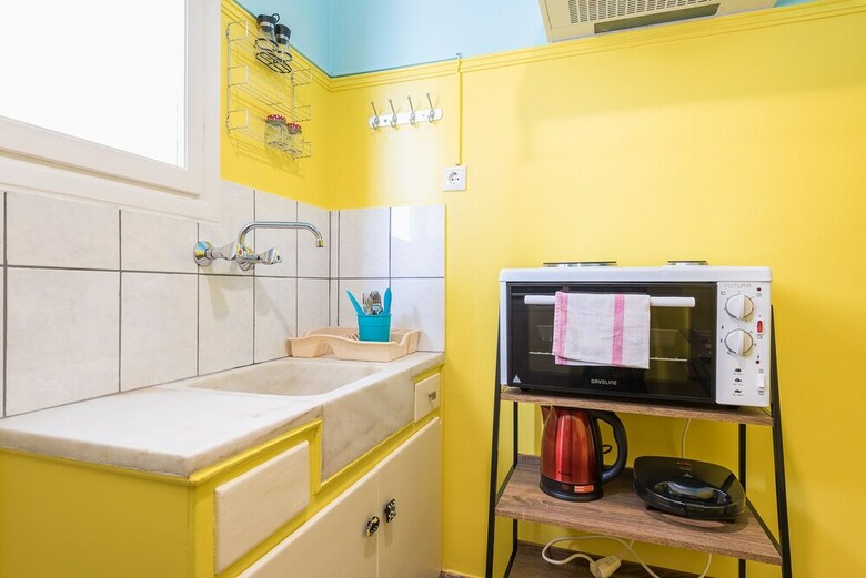 Urban Acropolis Apartment