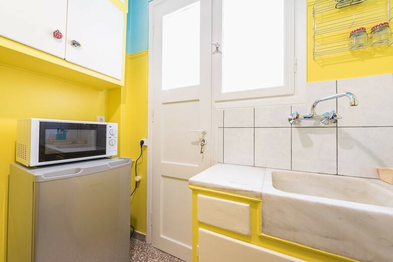 Urban Acropolis Apartment
