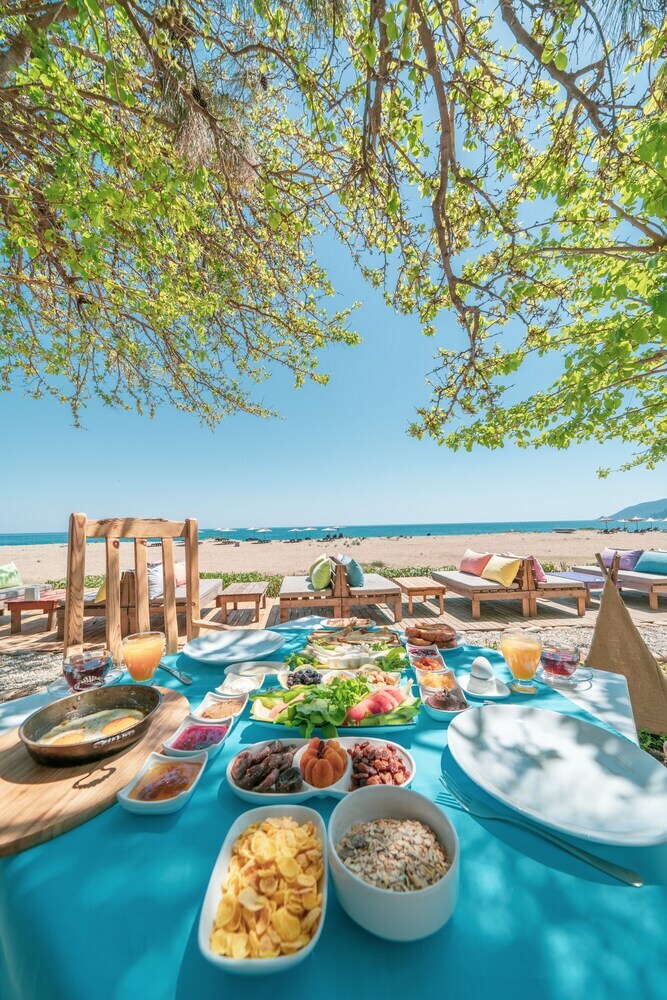 Cabana Etenna Beach Bungalows