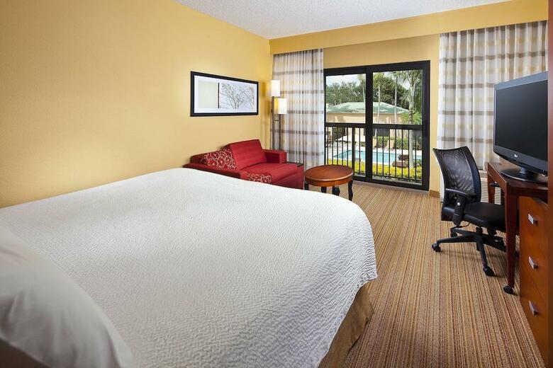 Hotel Courtyard Miami Lakes By Marriott