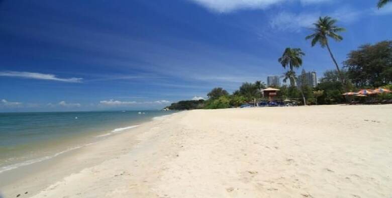 Hotel Expat's Nook Beach Resort