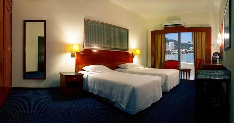 Hotel Expat's Nook Beach Resort