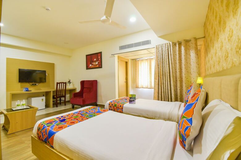 Fabhotel Aasana Grand