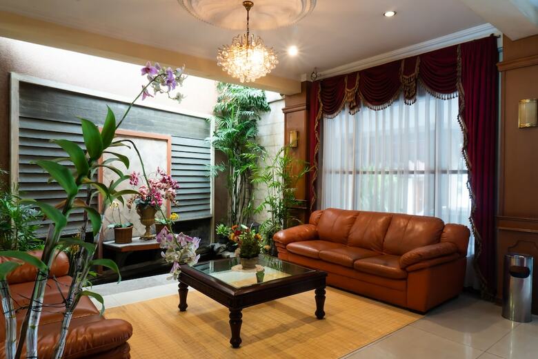 Hostal Oyo 701 Ardellia Hotel