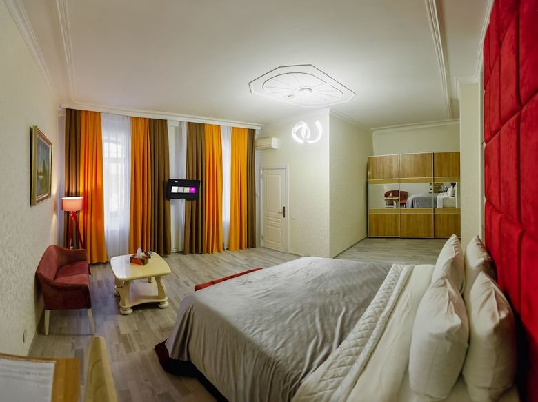 Baku Palace Hotel