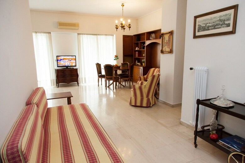 Renovated Central Apartment In Kolonaki