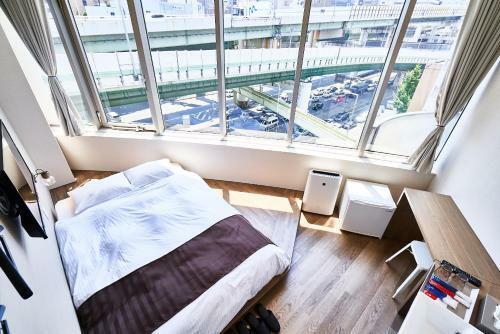 Hostal &and Hostel Hommachi East