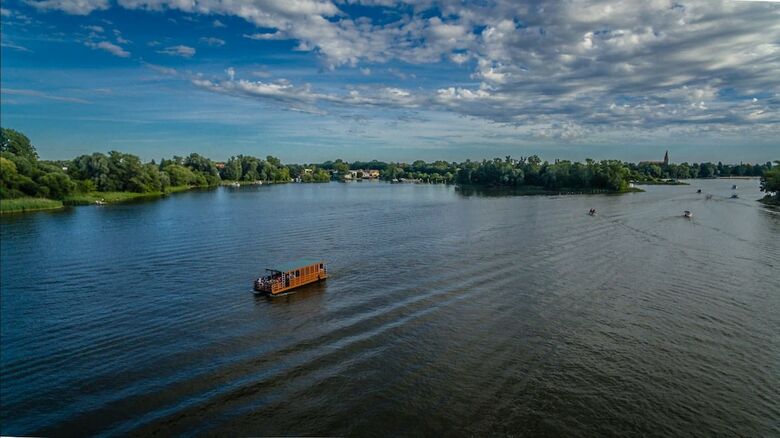 Hausboot K�tzkow Am Havelsee
