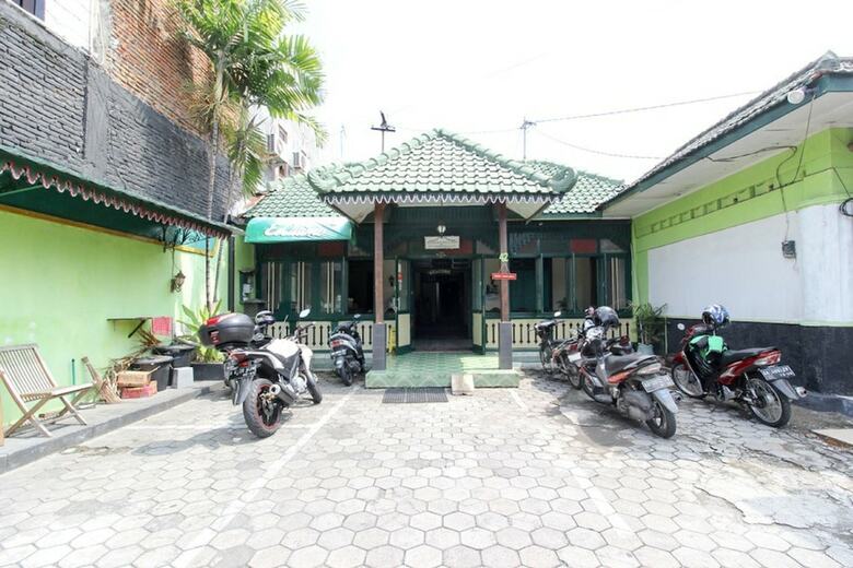 Hotel Reddoorz Near Plengkung Gading