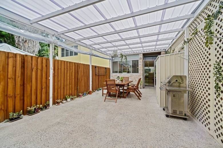 Luxurious New House Hidden Near Central Cbd