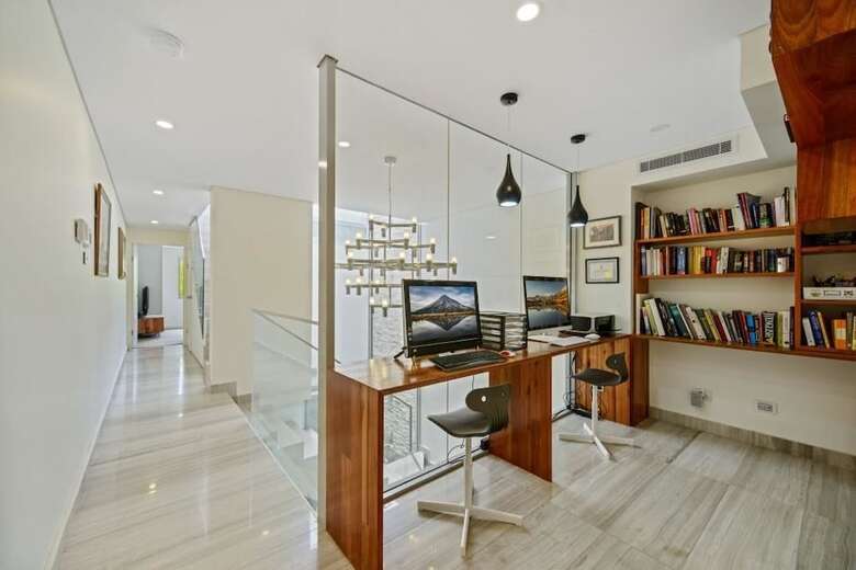 Luxurious New House Hidden Near Central Cbd