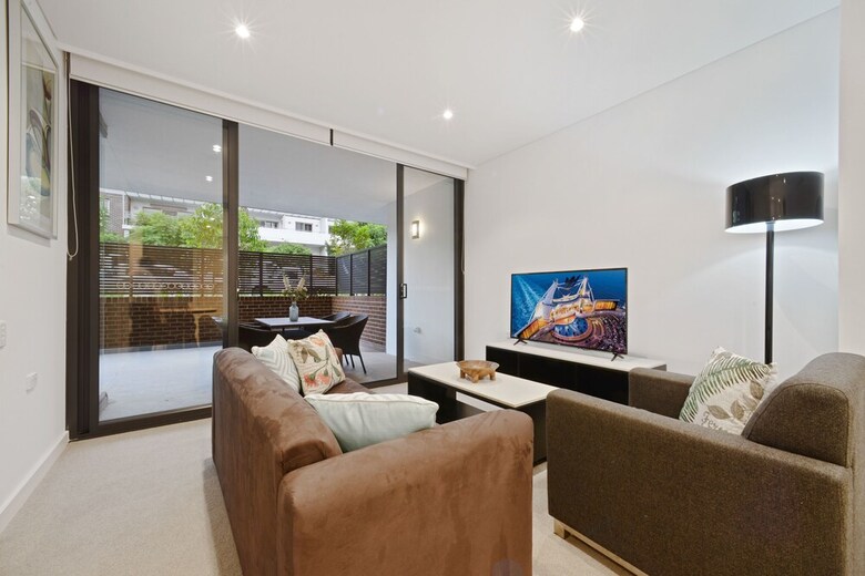 Apartamentos Peaceful Water Side Retreat With Huge Courtyard