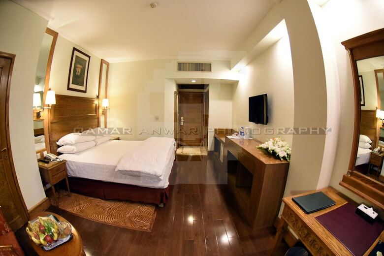 Hotel Crown Plaza