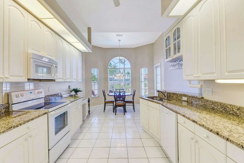 Se Cape Coral Gulf Access Vacation Pool Home