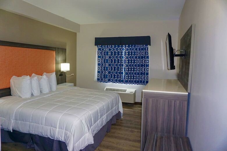 The Waves Hotel, Ascend Hotel Collection