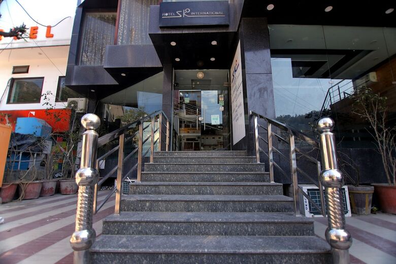 Hotel Sk International