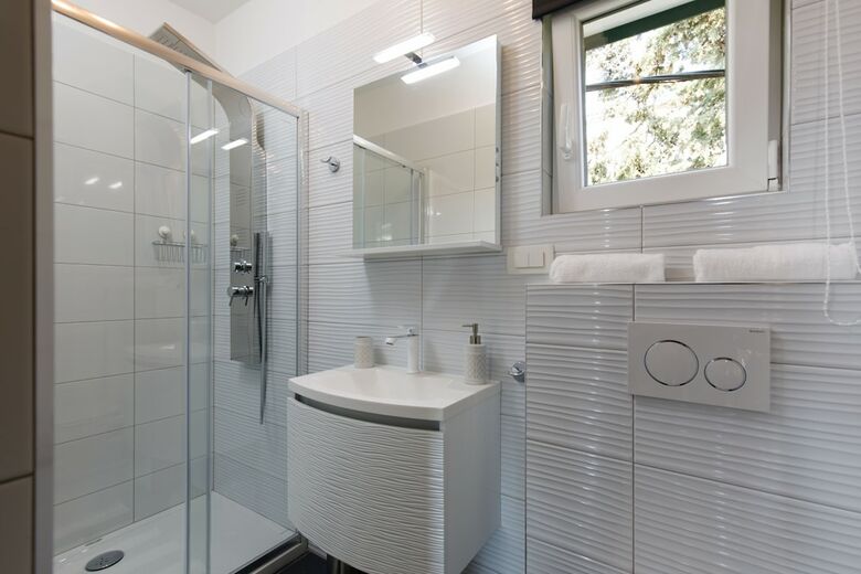 Luxury Beach Apartment Private Parking