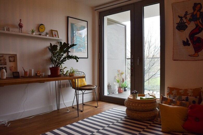 Modern 1 Bedroom House In Pontoon Dock