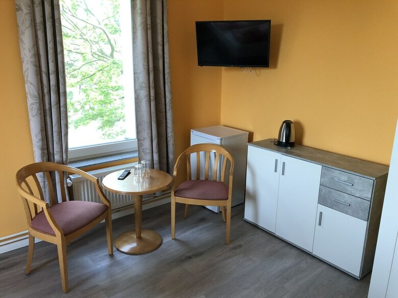 M&m Hotel - Wilhelmsburg