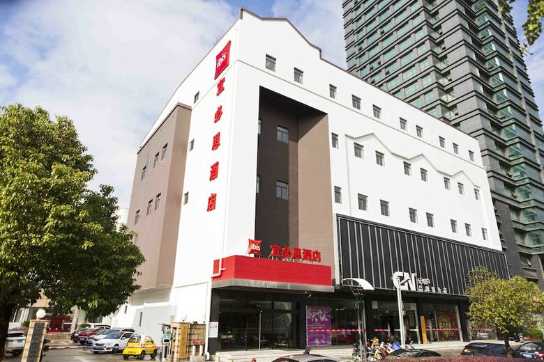 Ibis Taicang Center Plaza Hotel