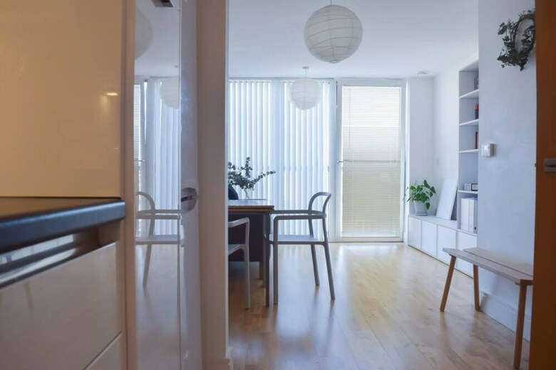 Modern 1 Bedroom Apartment In Greenwich