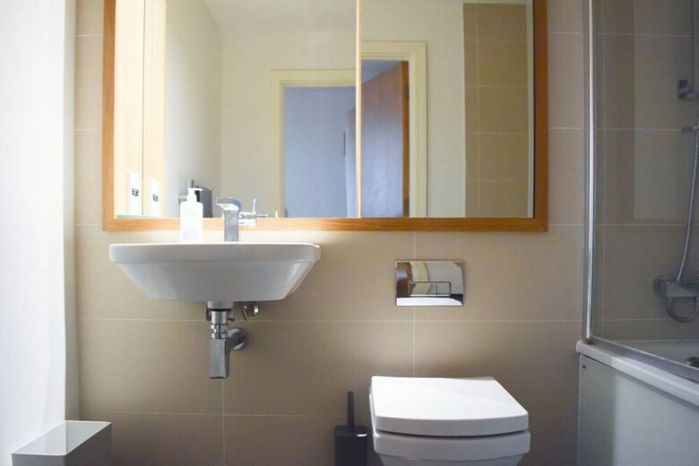 Modern 1 Bedroom Apartment In Greenwich