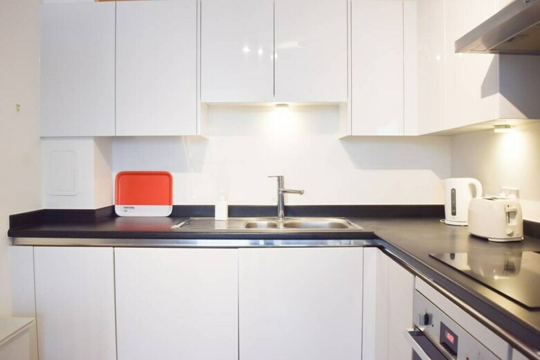 Modern 1 Bedroom Apartment In Greenwich