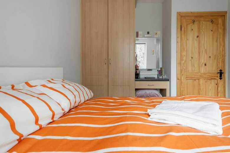 Spacious 1 Bedroom Apartment Near The Triangle