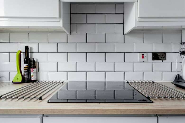 Spacious 1 Bedroom Apartment Near The Triangle