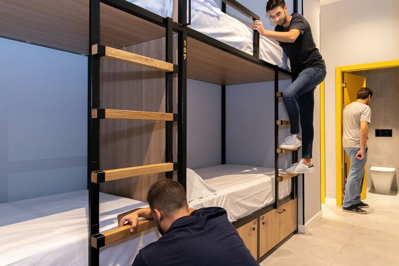 Hostal Petit Hostel
