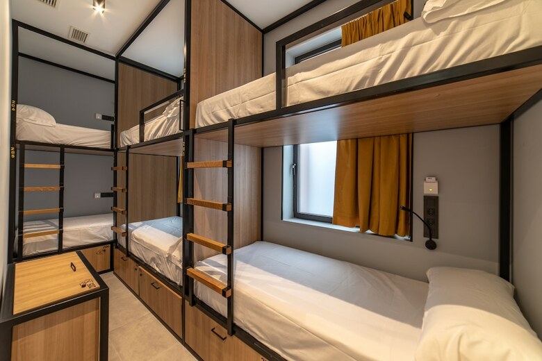 Hostal Petit Hostel