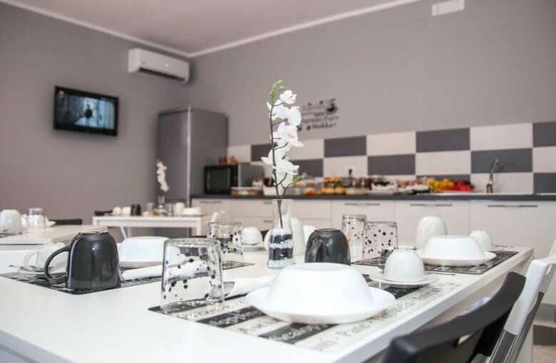 Bed & Breakfast Black & White