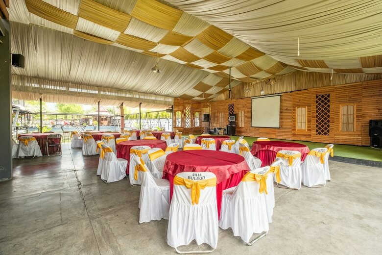 Hotel Oyo 900 Villa Buleud
