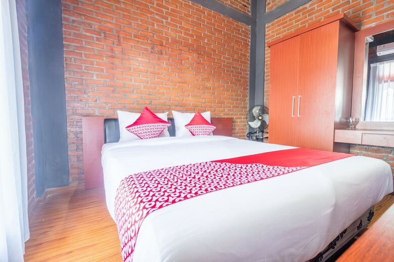 Hotel Oyo 900 Villa Buleud