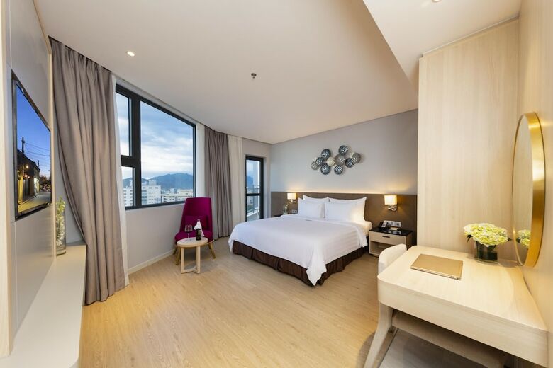 Dqua Hotel And Apartment