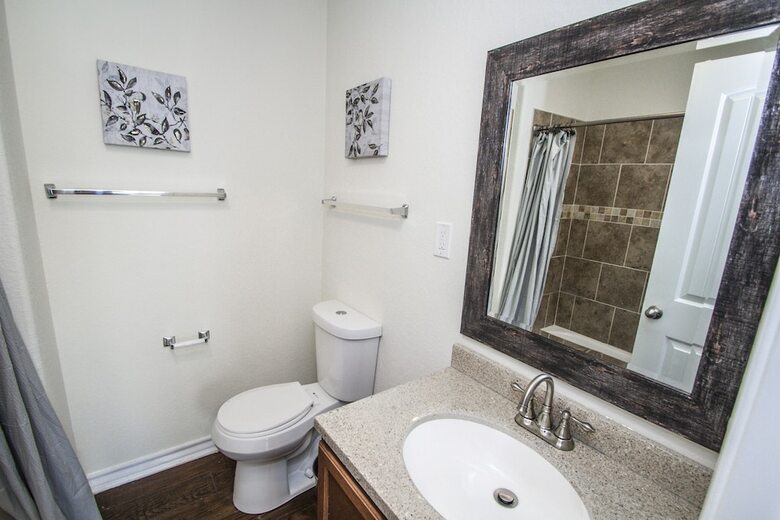 Apartamento Hays St Cozy Remodeled 2br/2ba House Sleeps 8