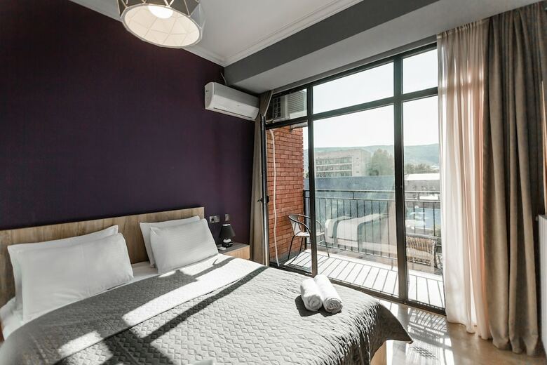 Ninoshvili Apartments By Picnic