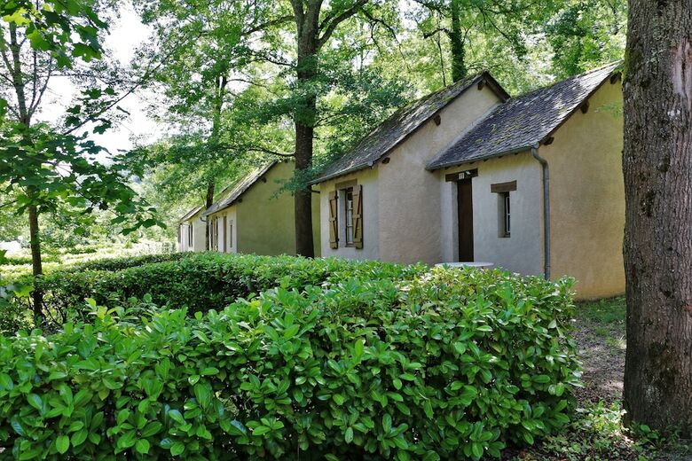 Camping Le Paisserou - Bungalow
