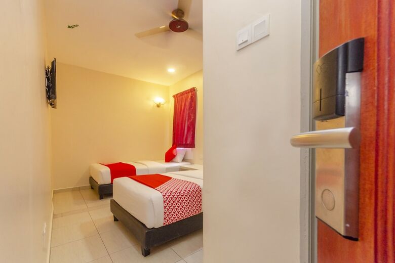 Oyo 1010 Skudai Hotel
