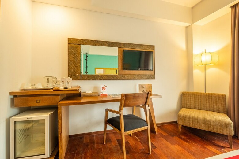 Hotel Capital O 852 The Silk At Dago