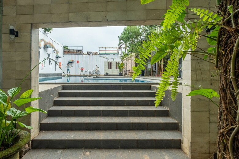 Hotel Capital O 852 The Silk At Dago