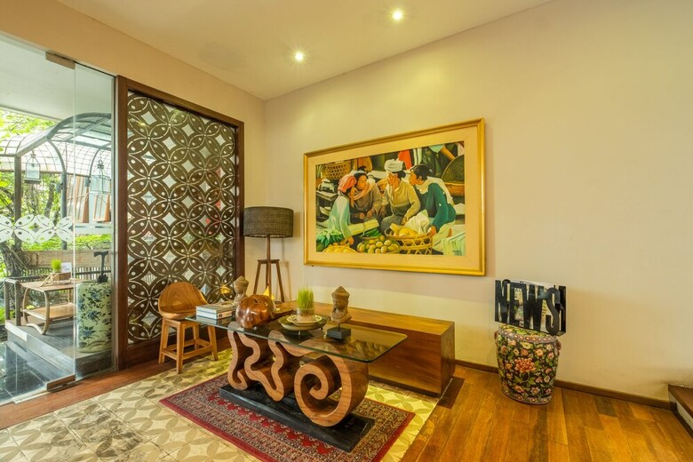 Hotel Capital O 852 The Silk At Dago